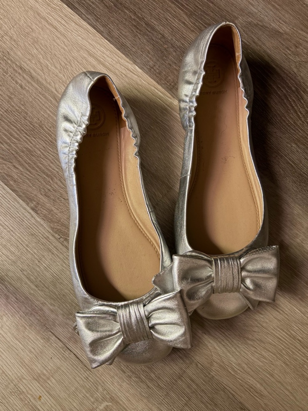 Tory Burch Metallic Silver Bow Ballet Flats - Women